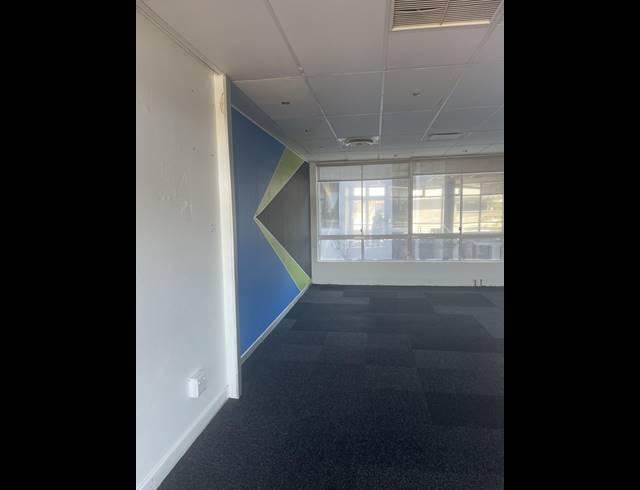 53M² OFFICE TO LET IN LA LUCIA
